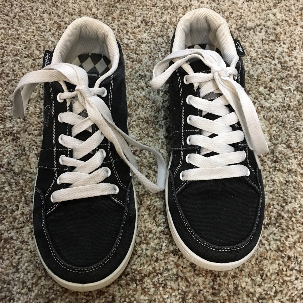 EUR 41/US 7.5/8 Men or 9.5